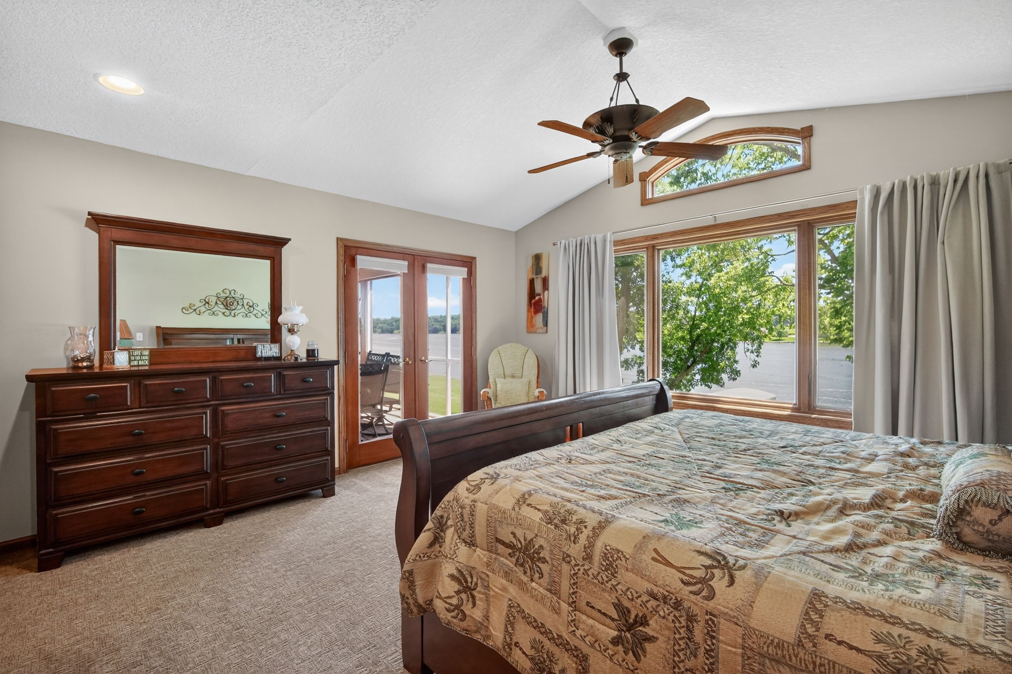 4301 Hickory Point
