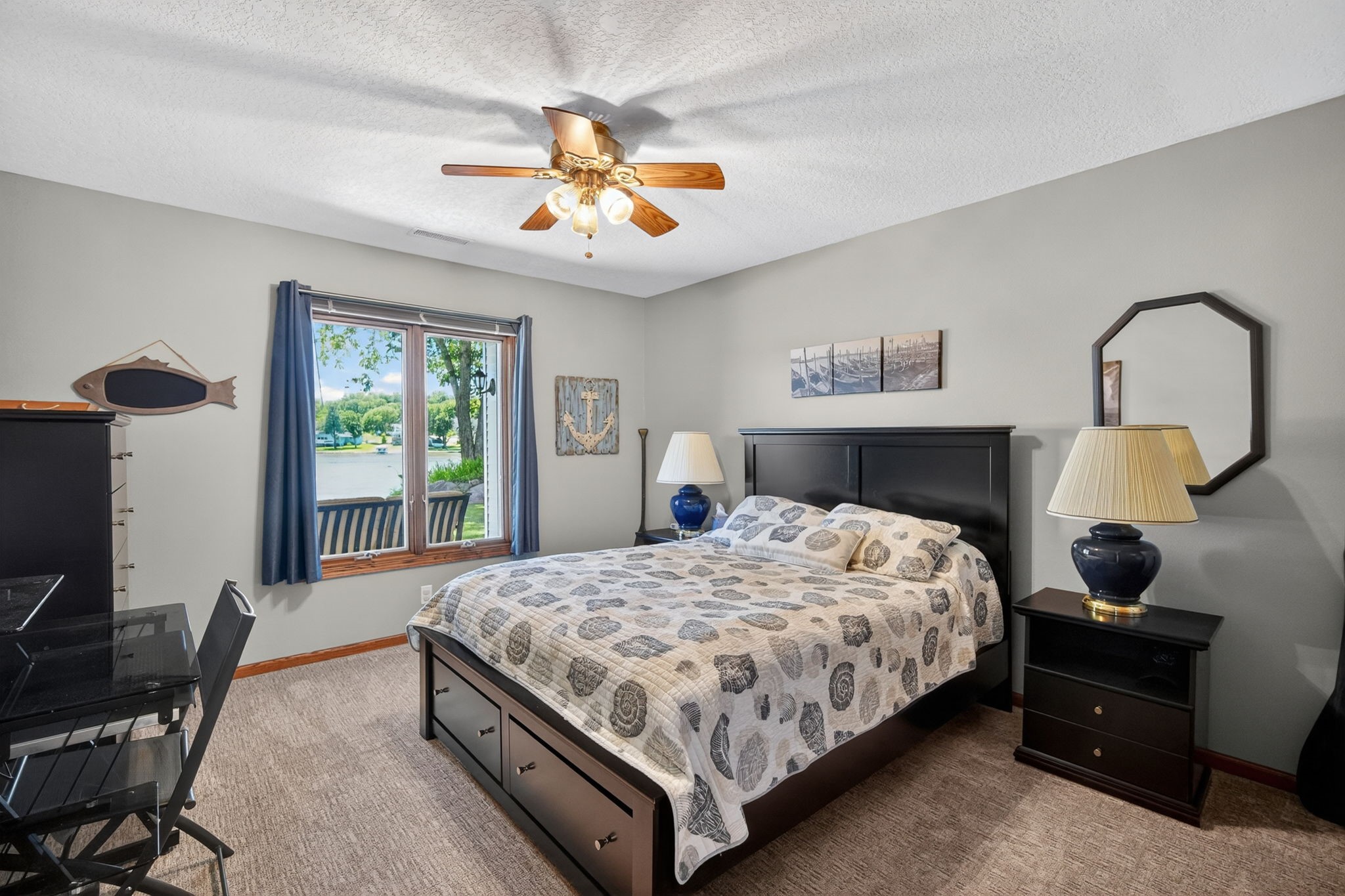 4301 Hickory Point
