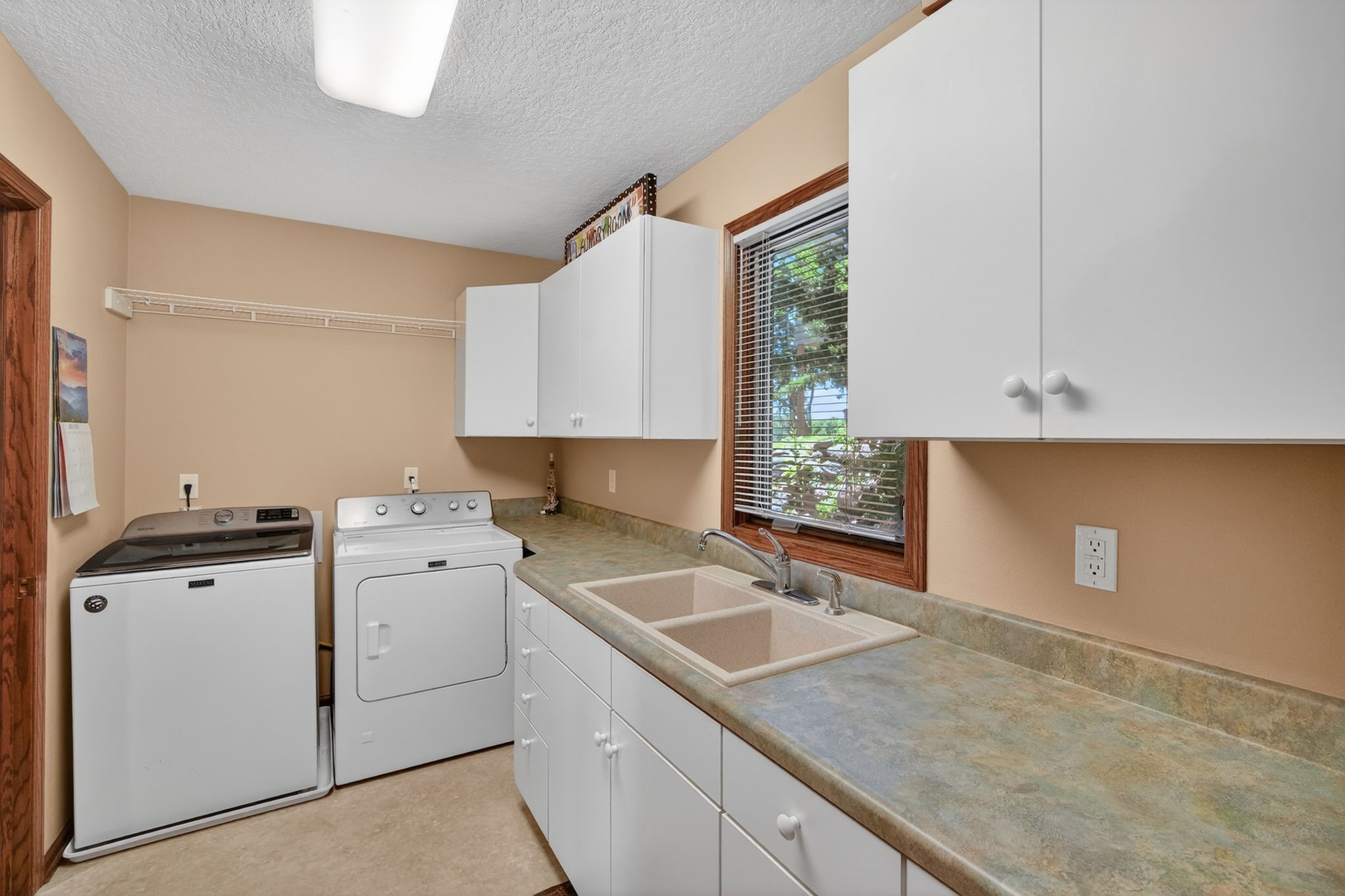 4301 Hickory Point