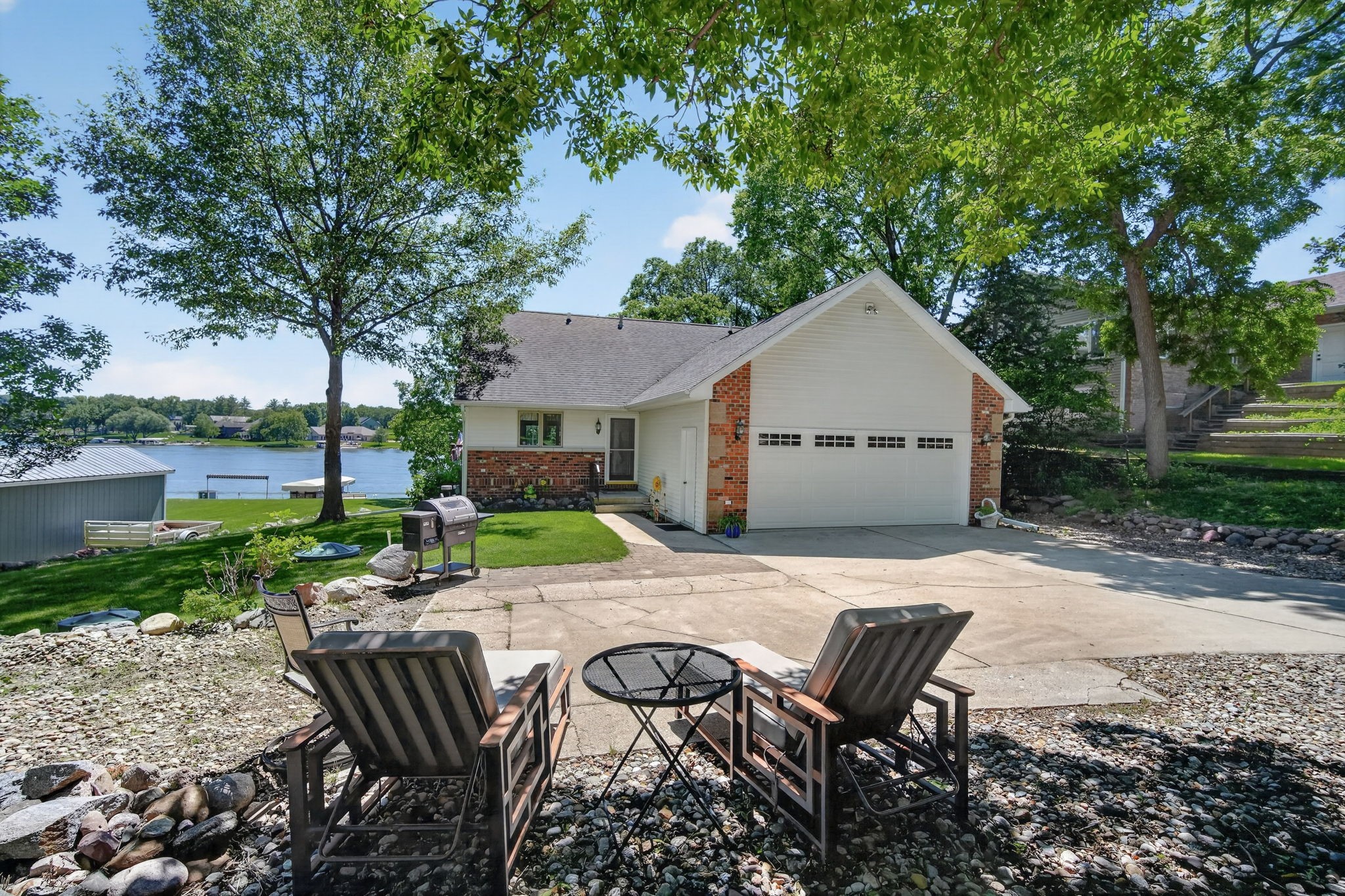 4301 Hickory Point