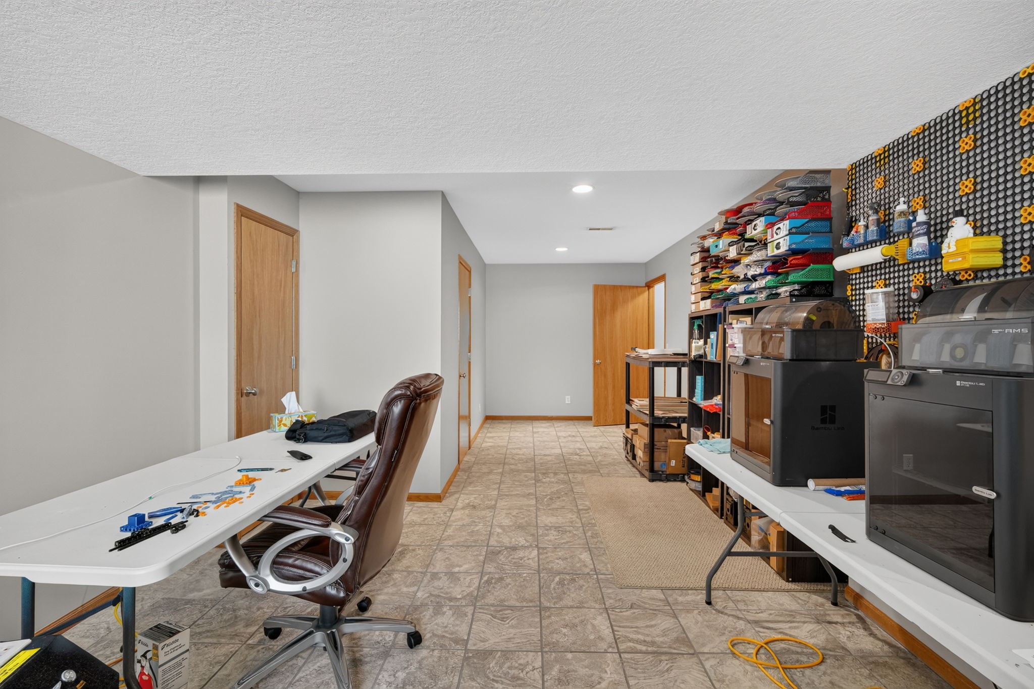2215 SW WOODLAND Drive
