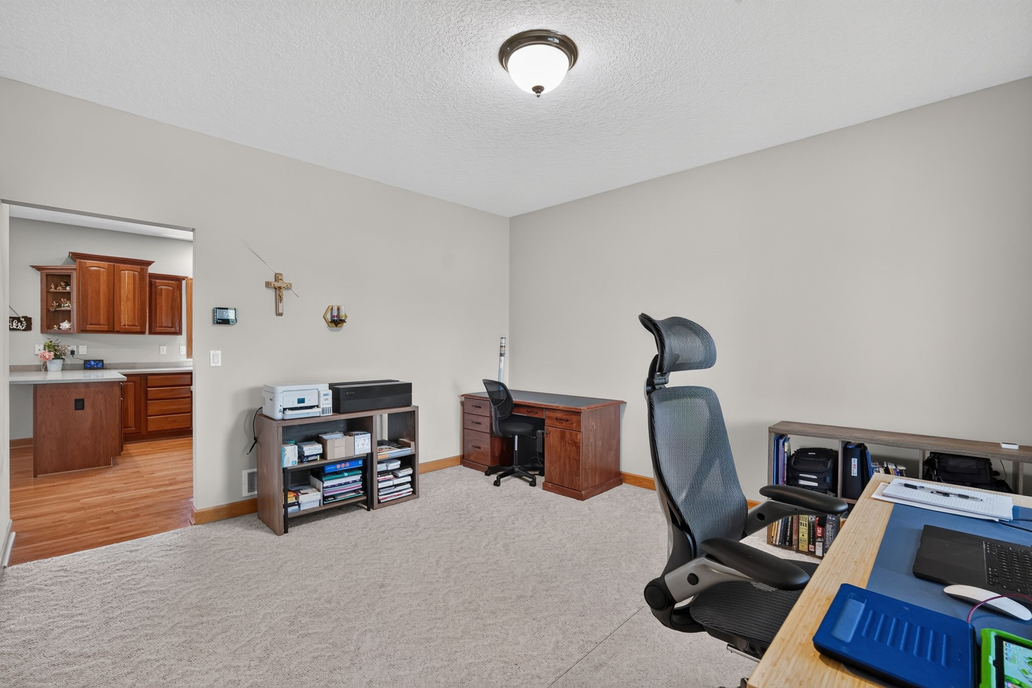 2215 SW WOODLAND Drive