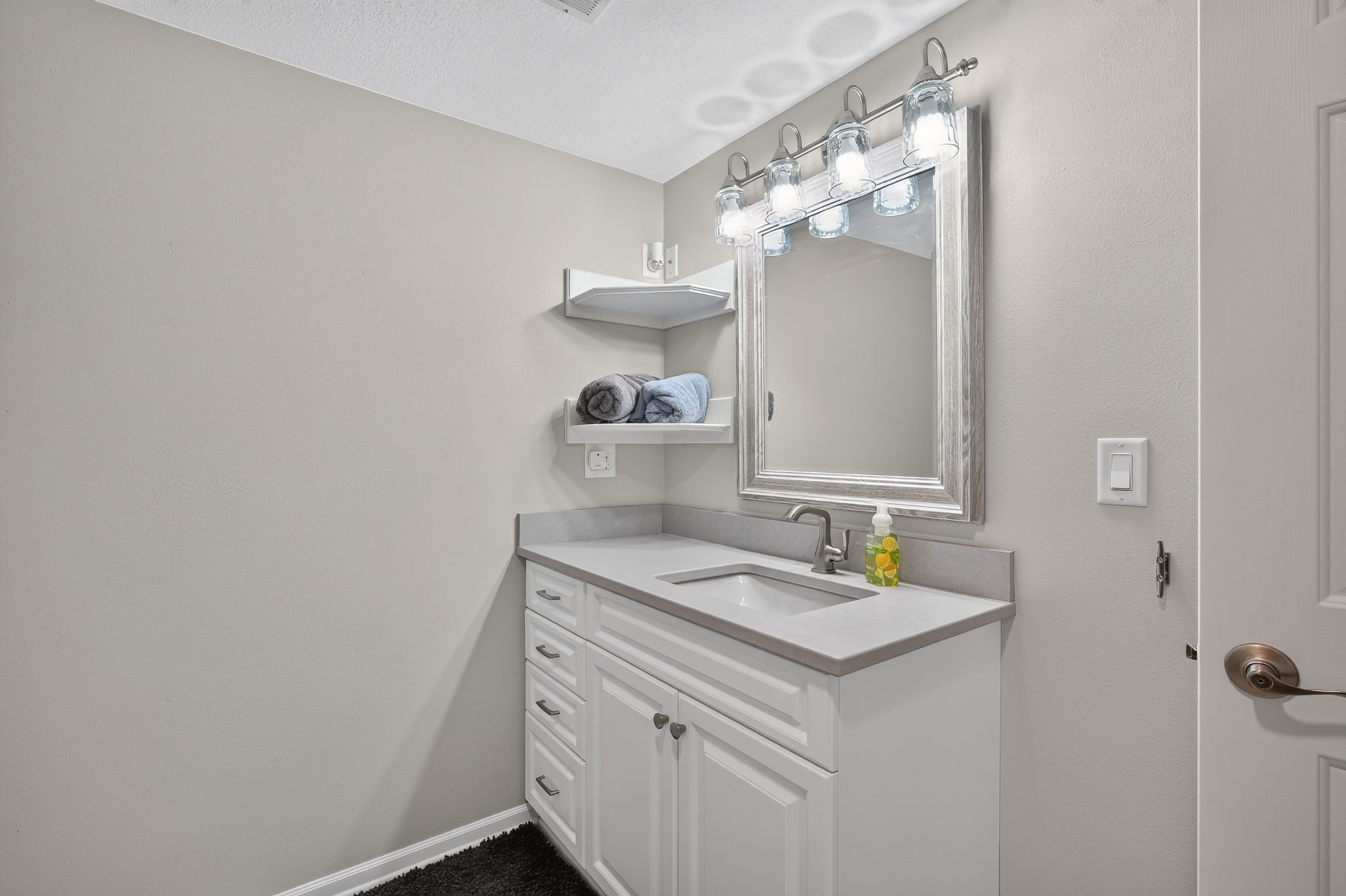 5421 Chimra Road 2