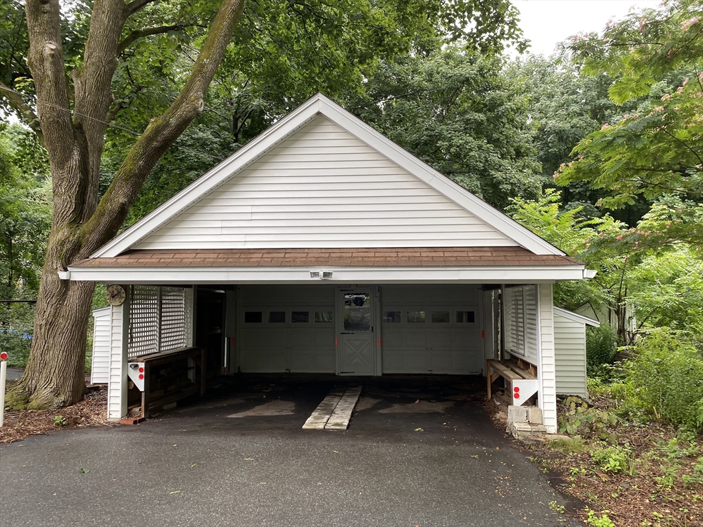 11 Oakes Street