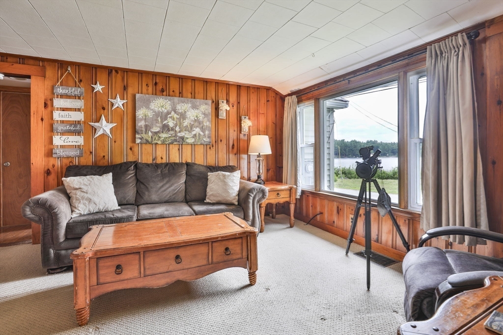 206 Snake Hill Rd