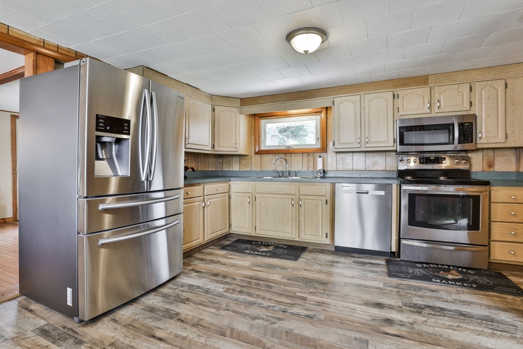 206 Snake Hill Rd