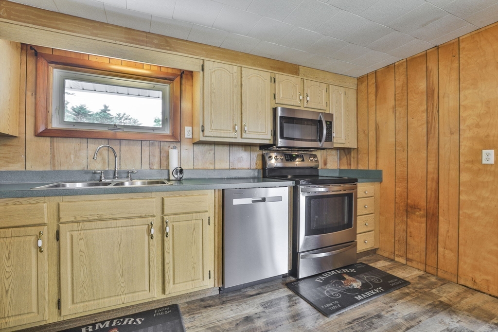 206 Snake Hill Rd