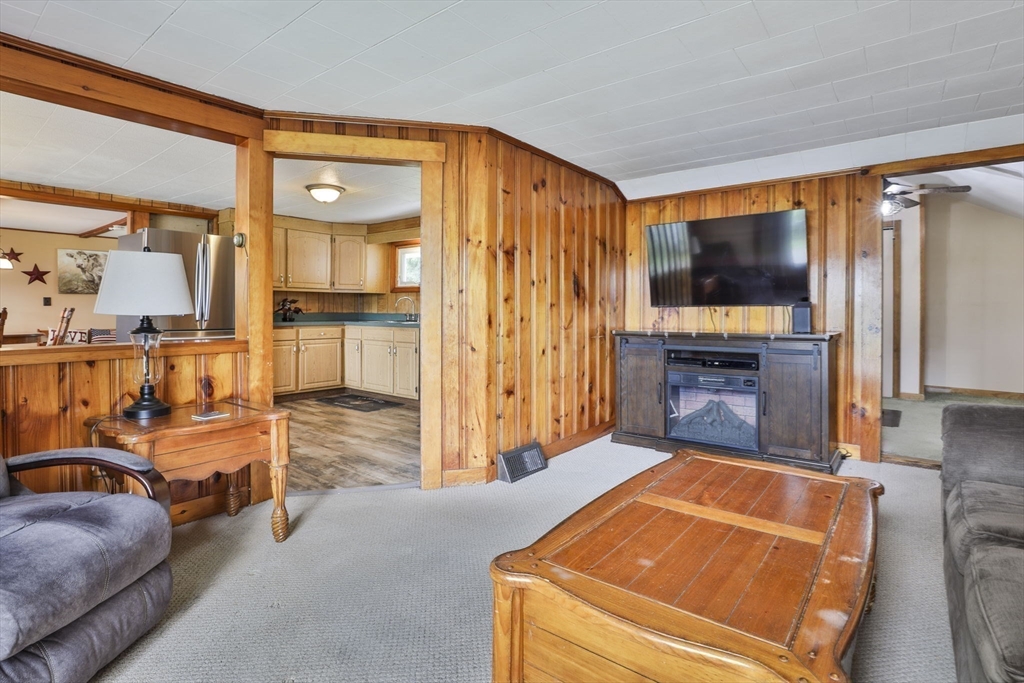 206 Snake Hill Rd