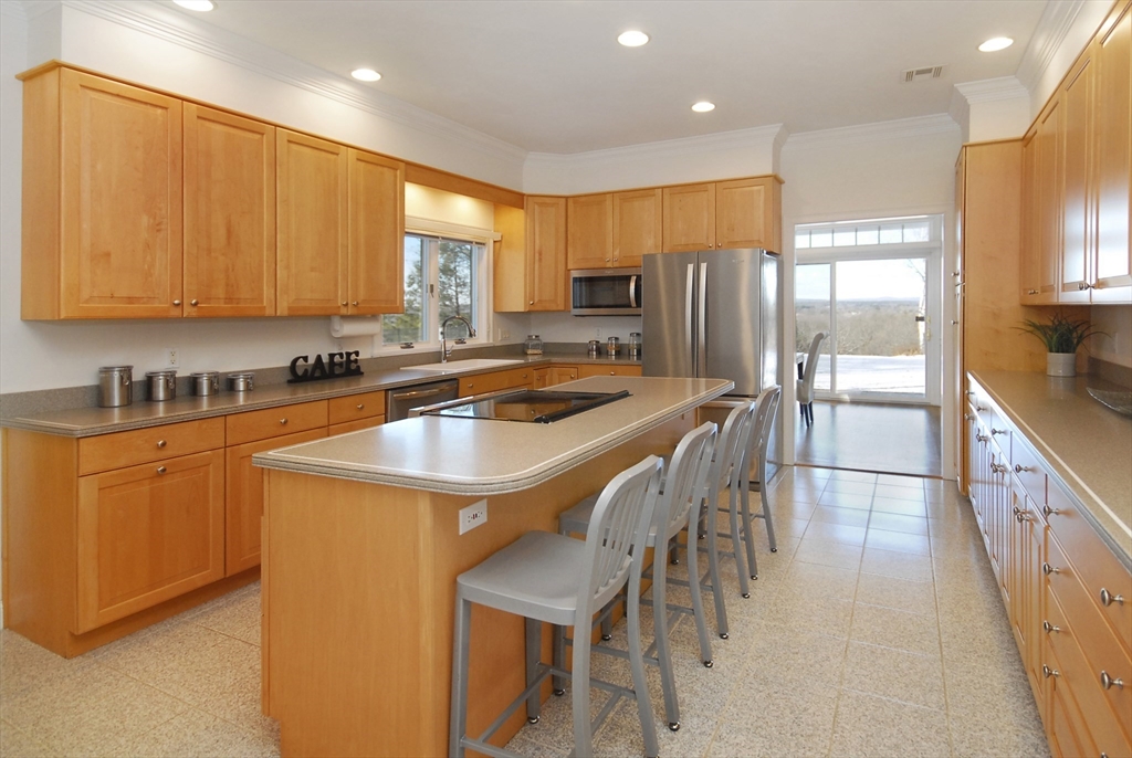 45 Kettle Hole Rd
