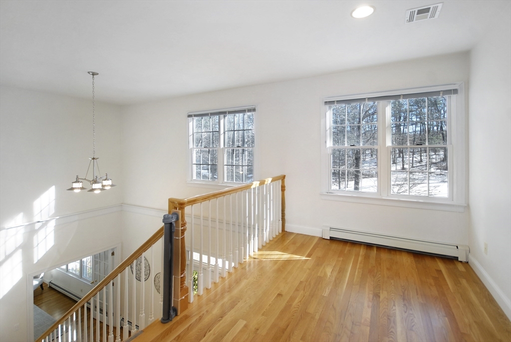 45 Kettle Hole Rd