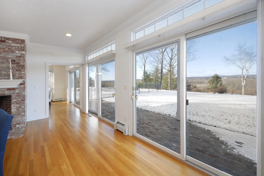 45 Kettle Hole Rd