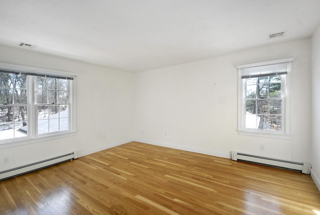 45 Kettle Hole Rd