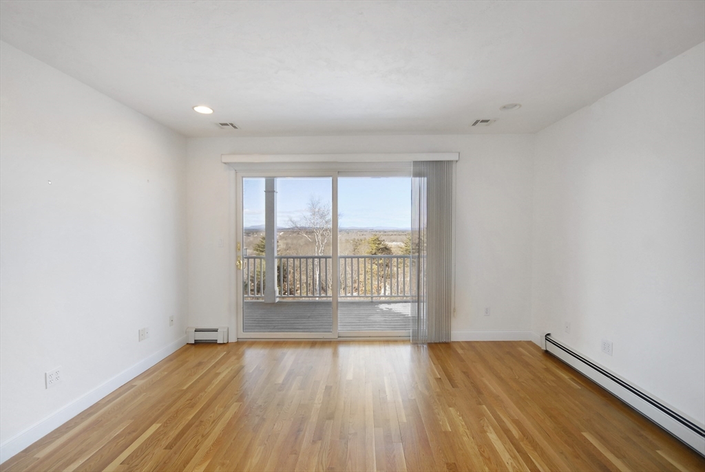 45 Kettle Hole Rd