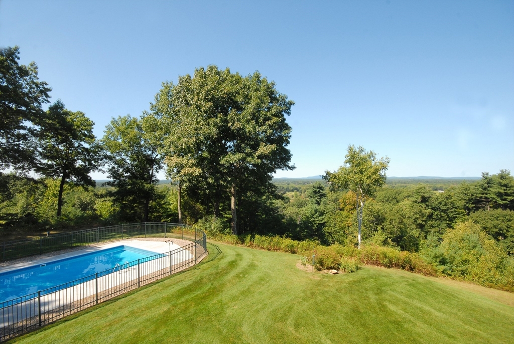 45 Kettle Hole Rd