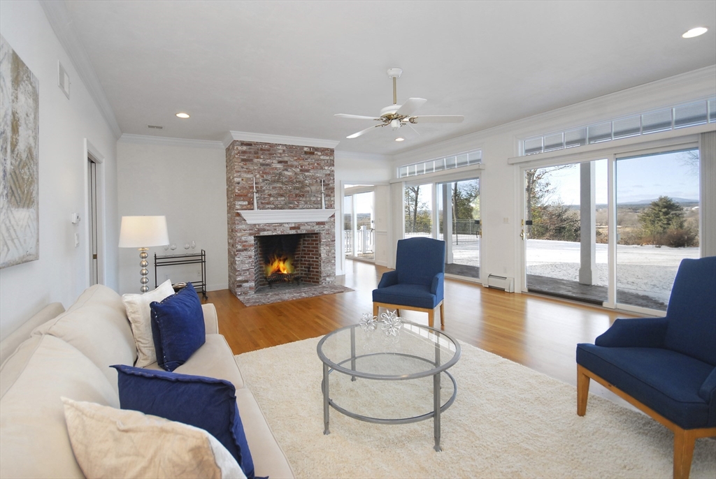 45 Kettle Hole Rd
