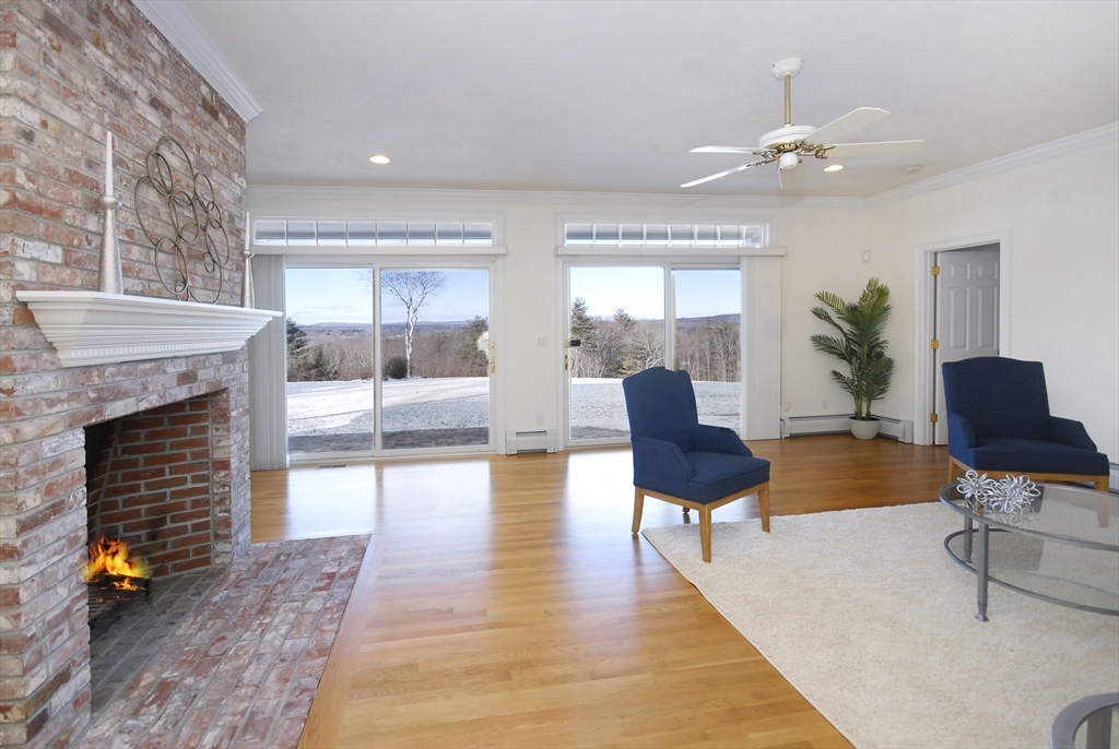 45 Kettle Hole Rd