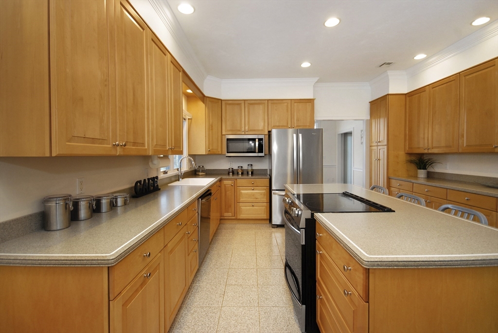 45 Kettle Hole Rd