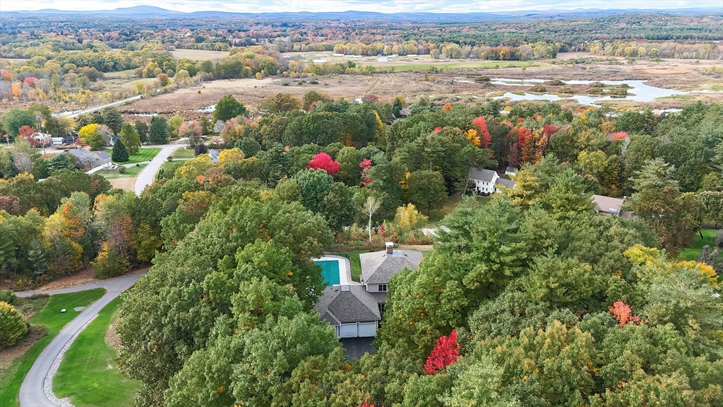 45 Kettle Hole Rd