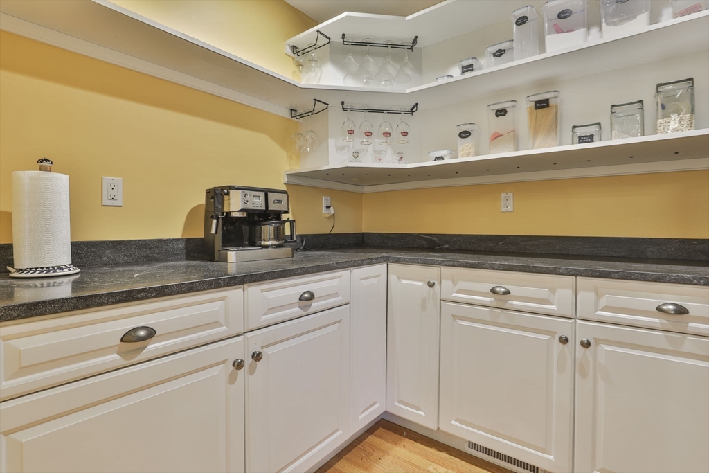 40 Hemlock Park Drive