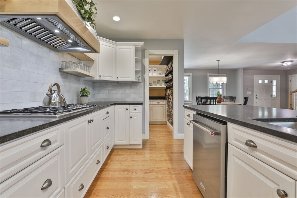 40 Hemlock Park Drive