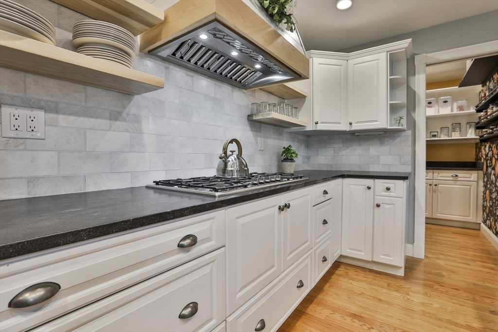40 Hemlock Park Drive