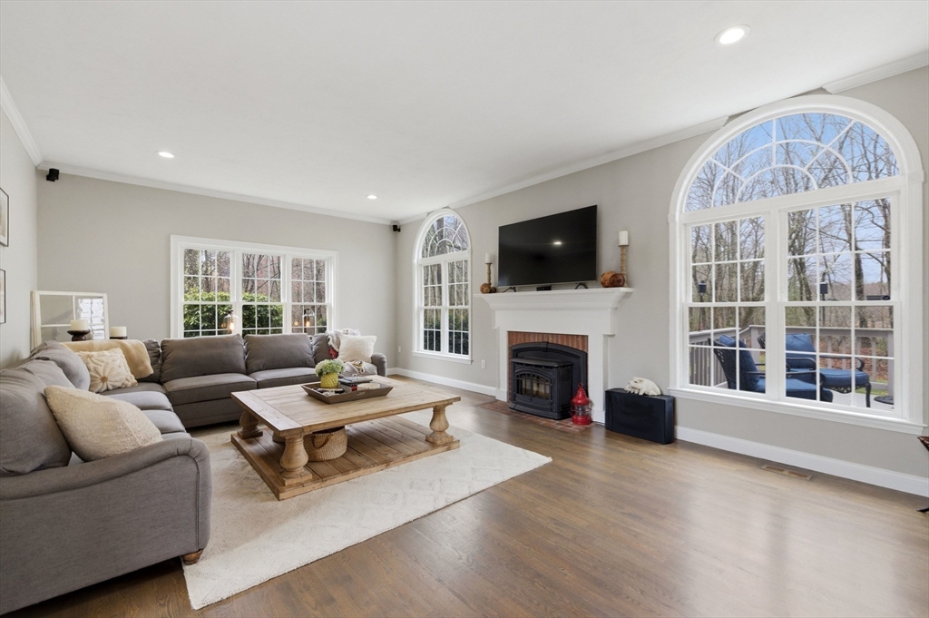 20 Huckleberry Rd