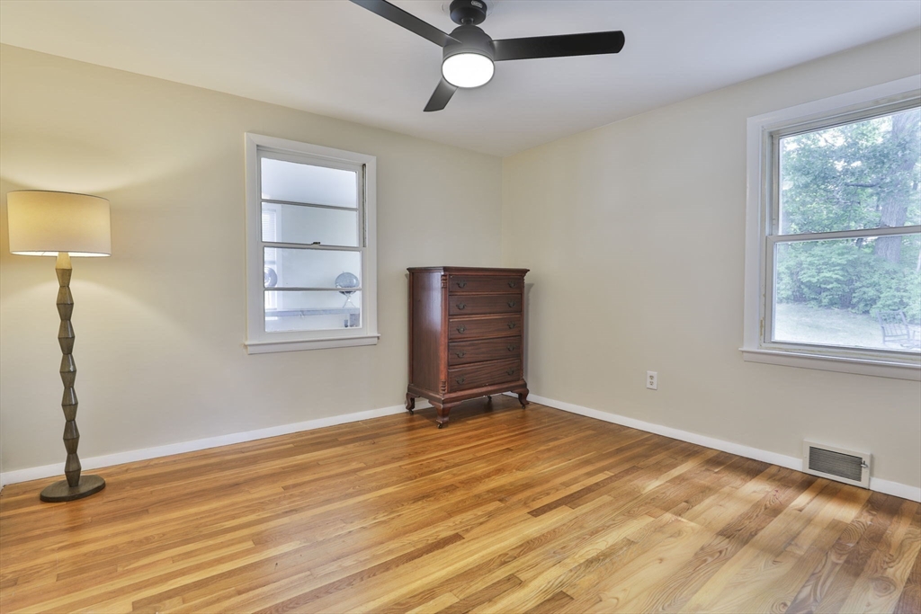 17 Robinson St