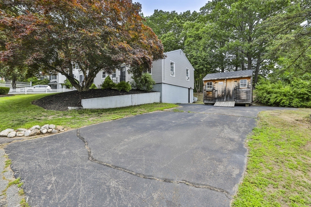 17 Robinson St