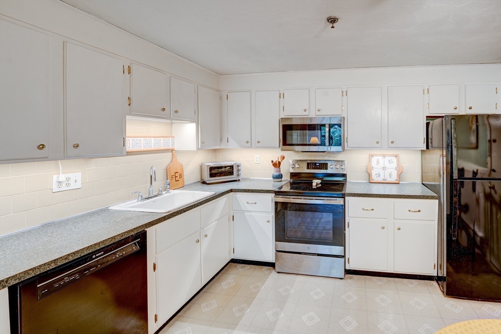 35 Swanson Ct # 32D
