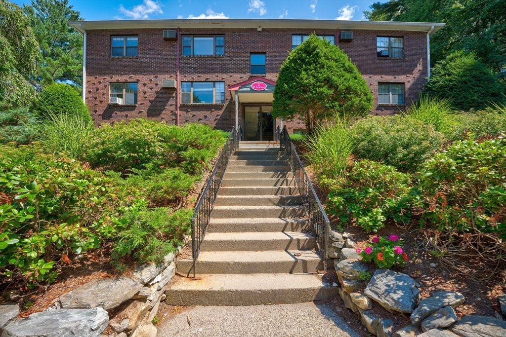 35 Swanson Ct # 32D