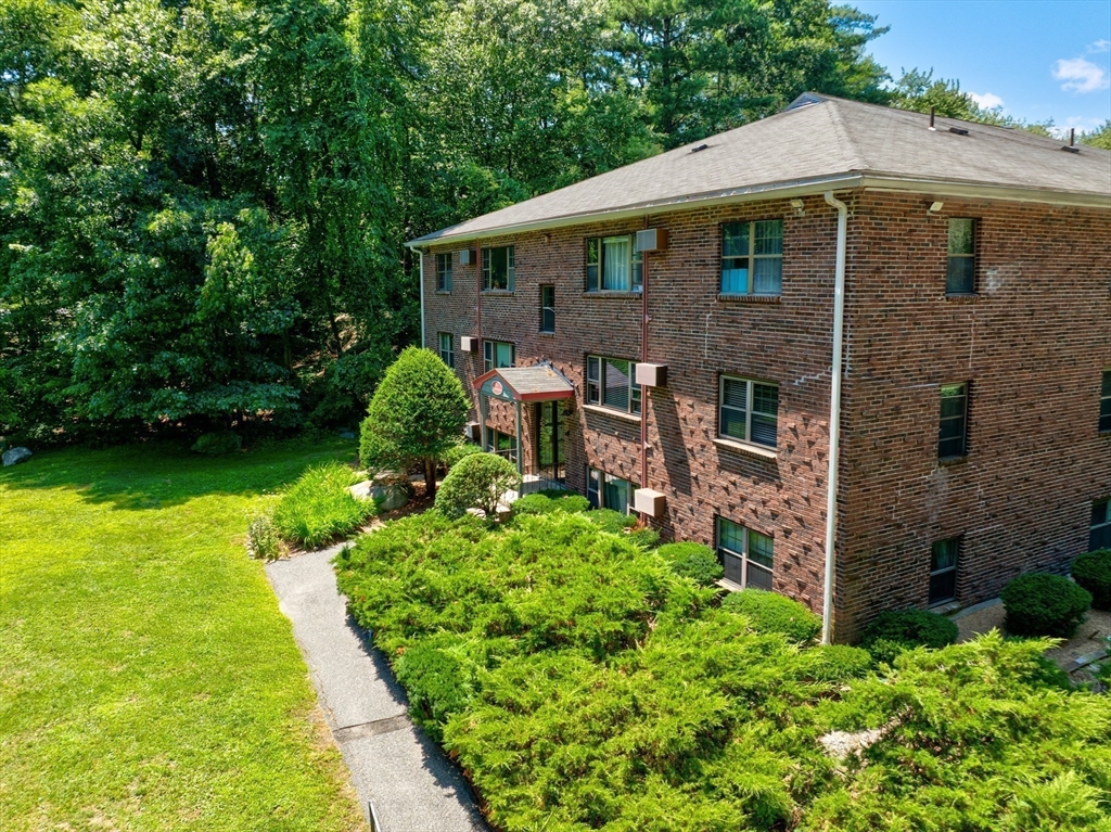 35 Swanson Ct # 32D