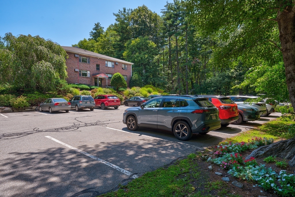 35 Swanson Ct # 32D