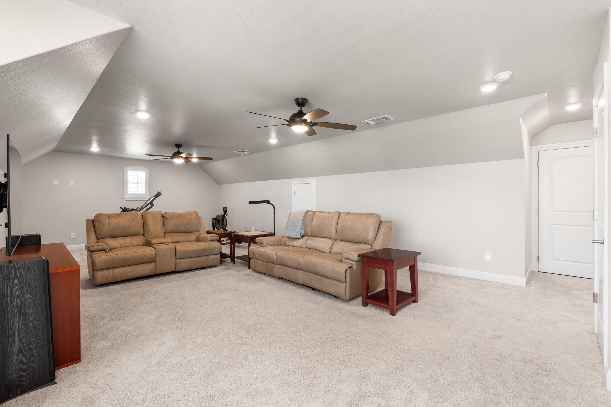 1134 Woodpark LN