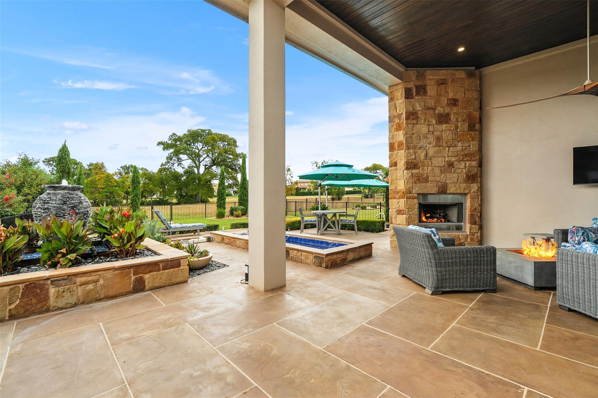 209 E Cimarron Hills TRL E