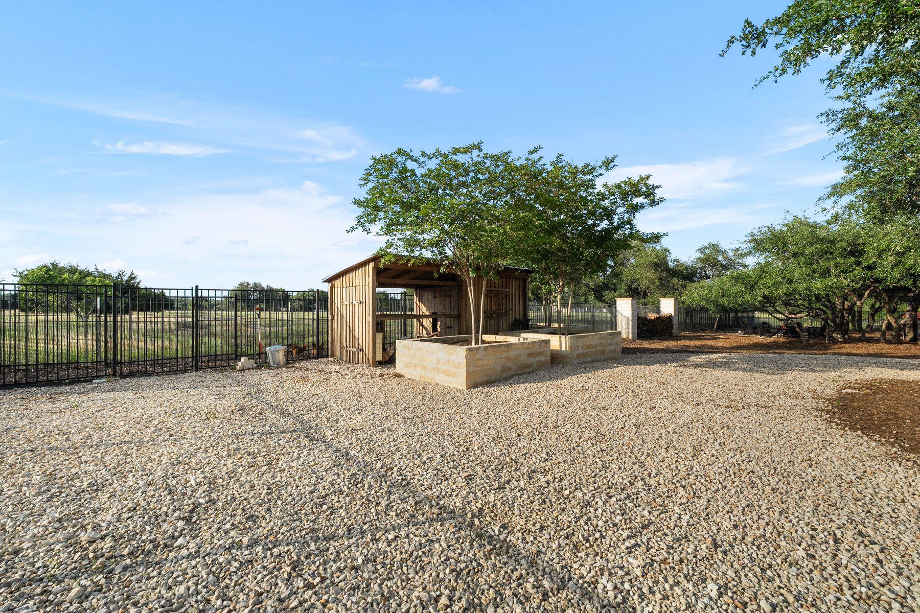 1126 Woodpark LN
