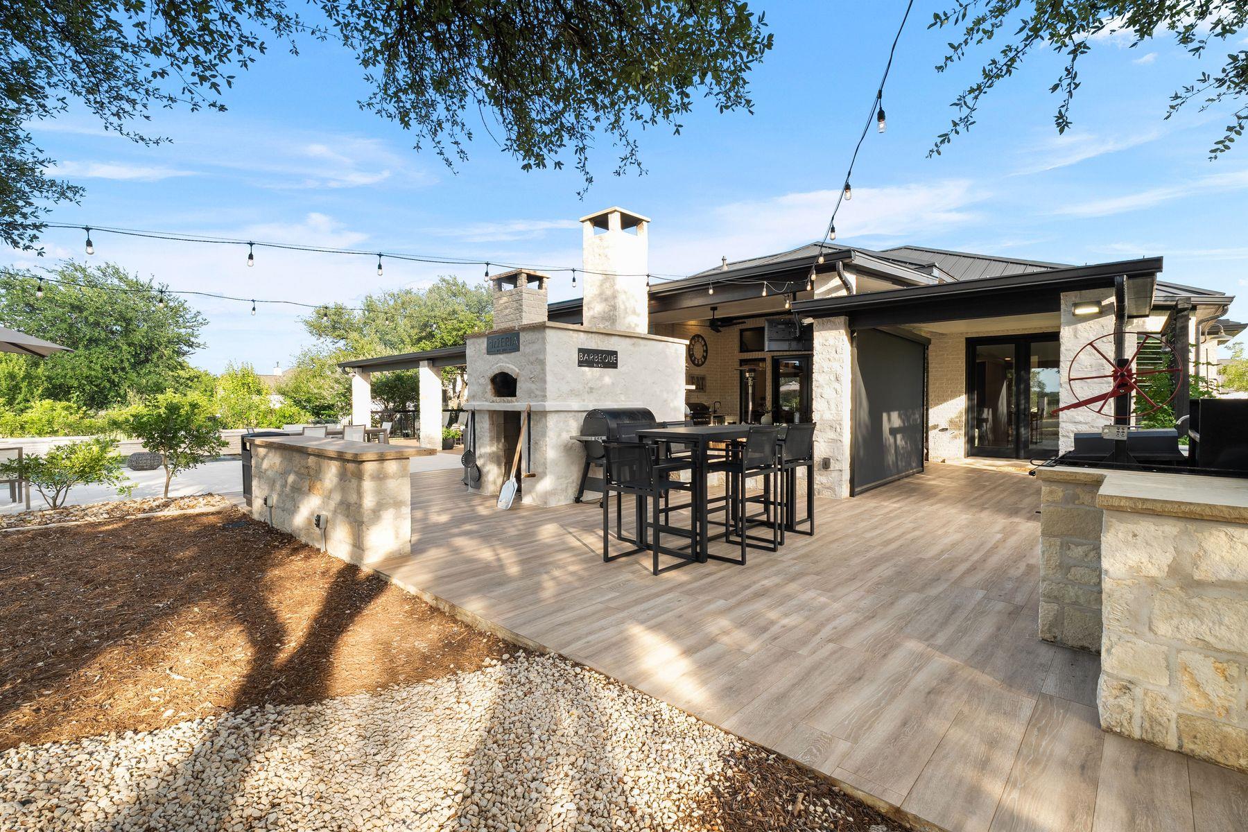 1126 Woodpark LN
