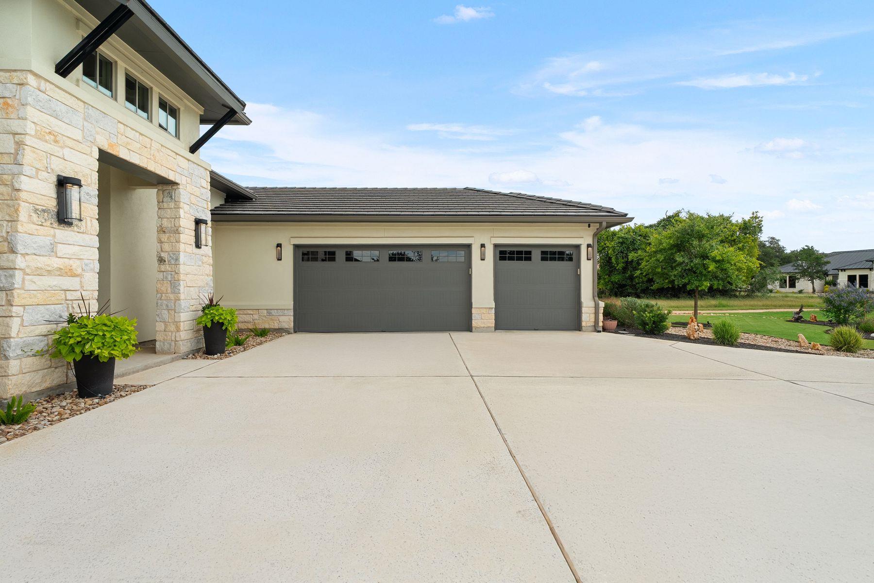 111 Bee Brush CT