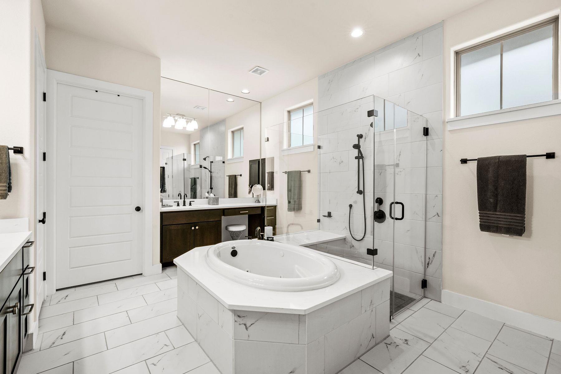 111 Bee Brush CT