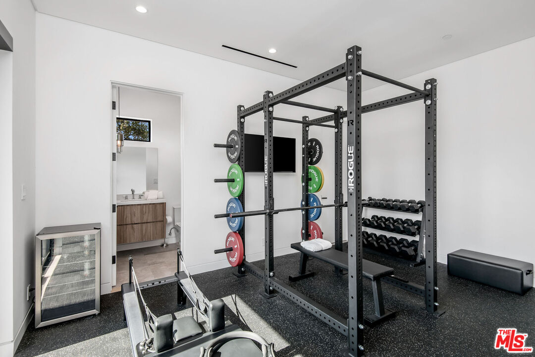 812 N Ogden Dr