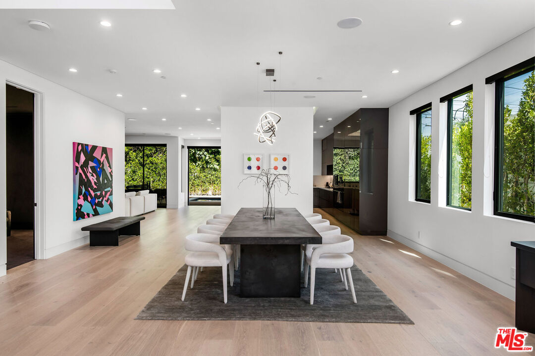 812 N Ogden Dr