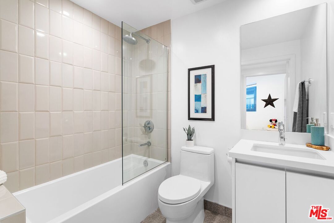 11620 Chenault St Unit: 402