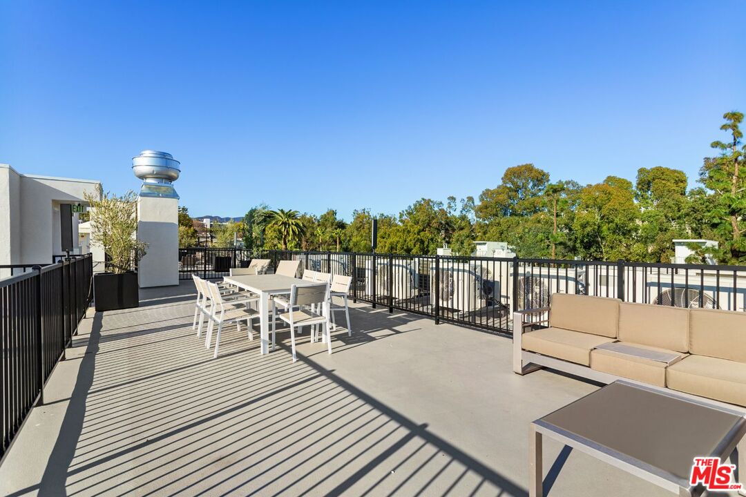 11620 Chenault St Unit: 402