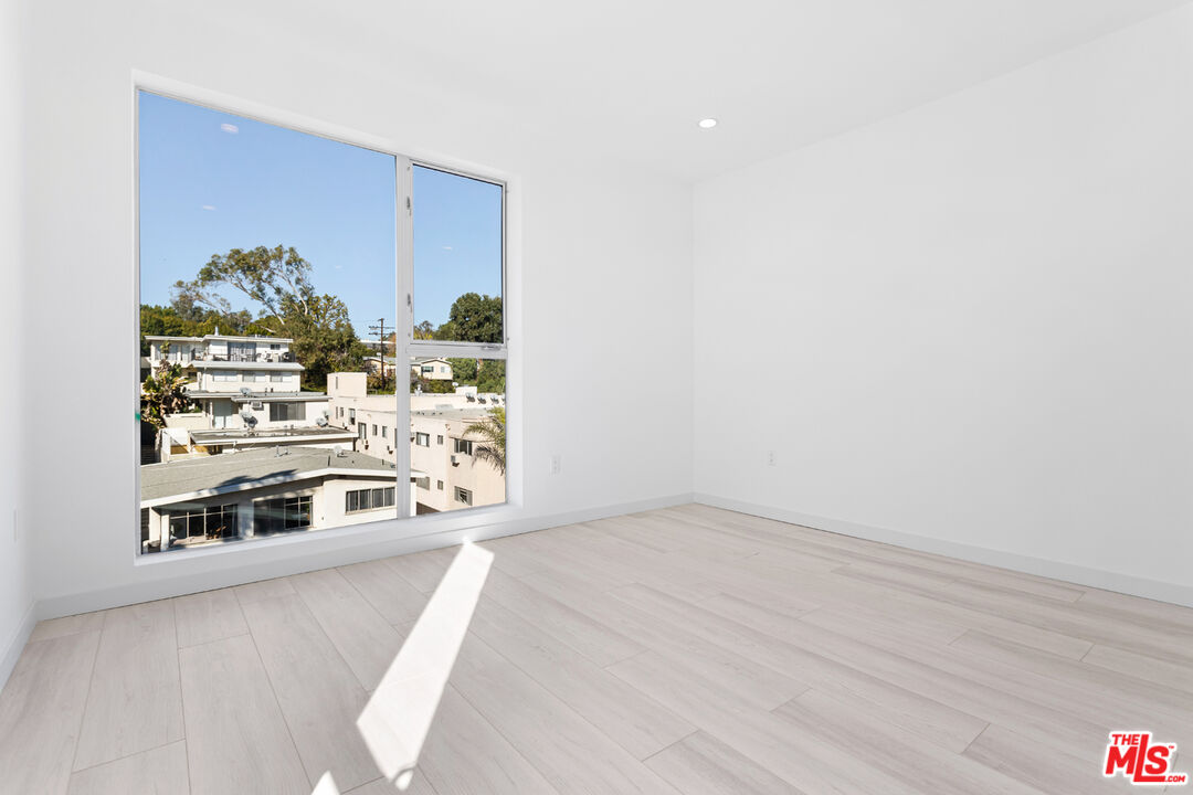 11620 Chenault St Unit: 402