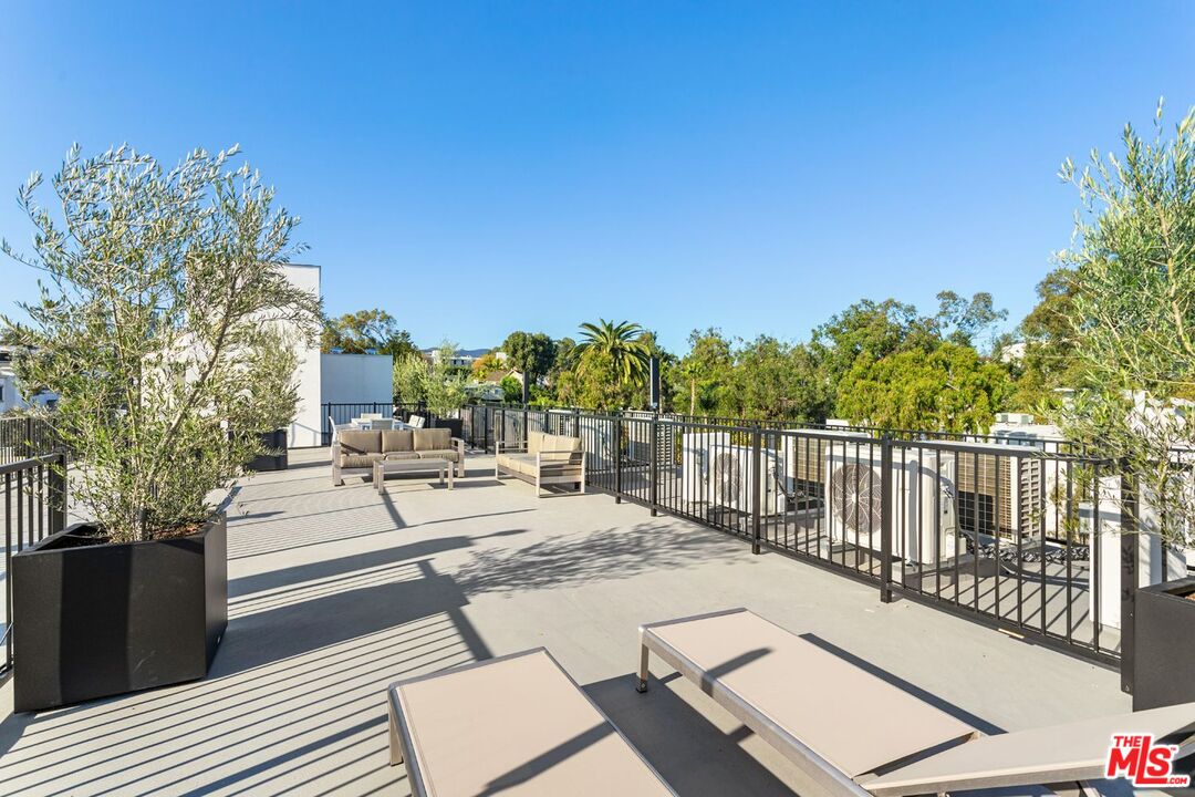 11620 Chenault St Unit: 402