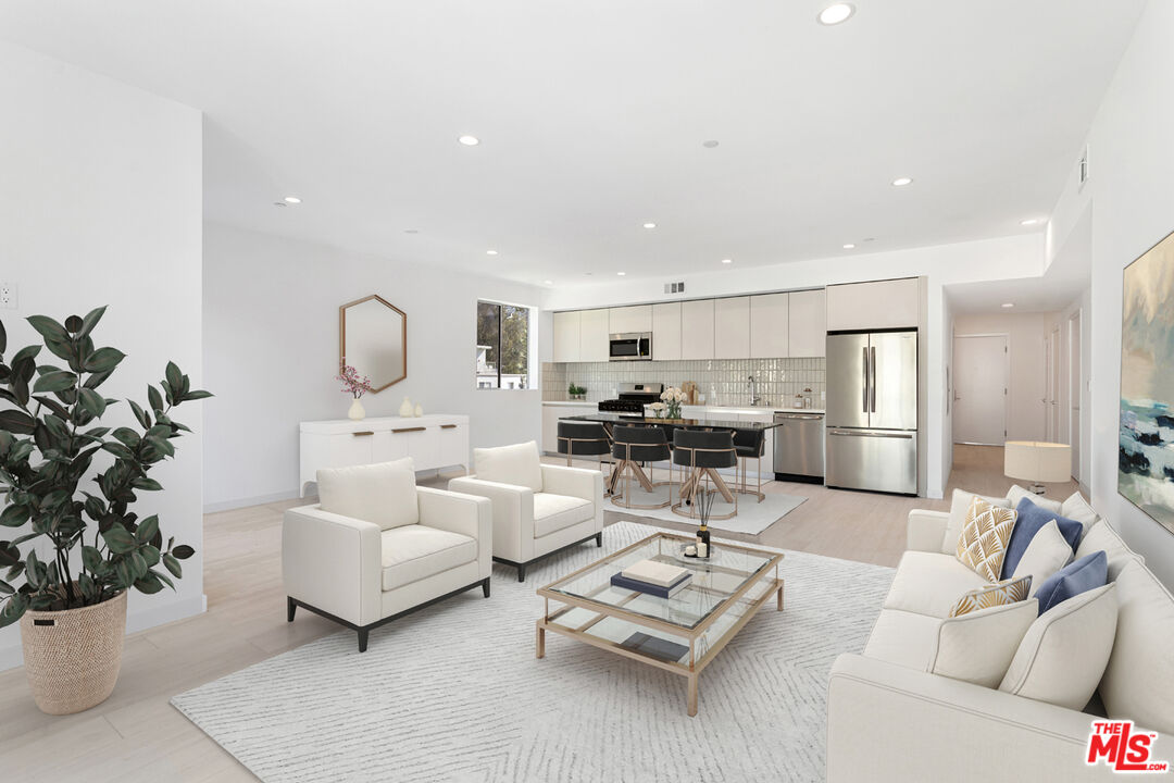 11620 Chenault St Unit: 402