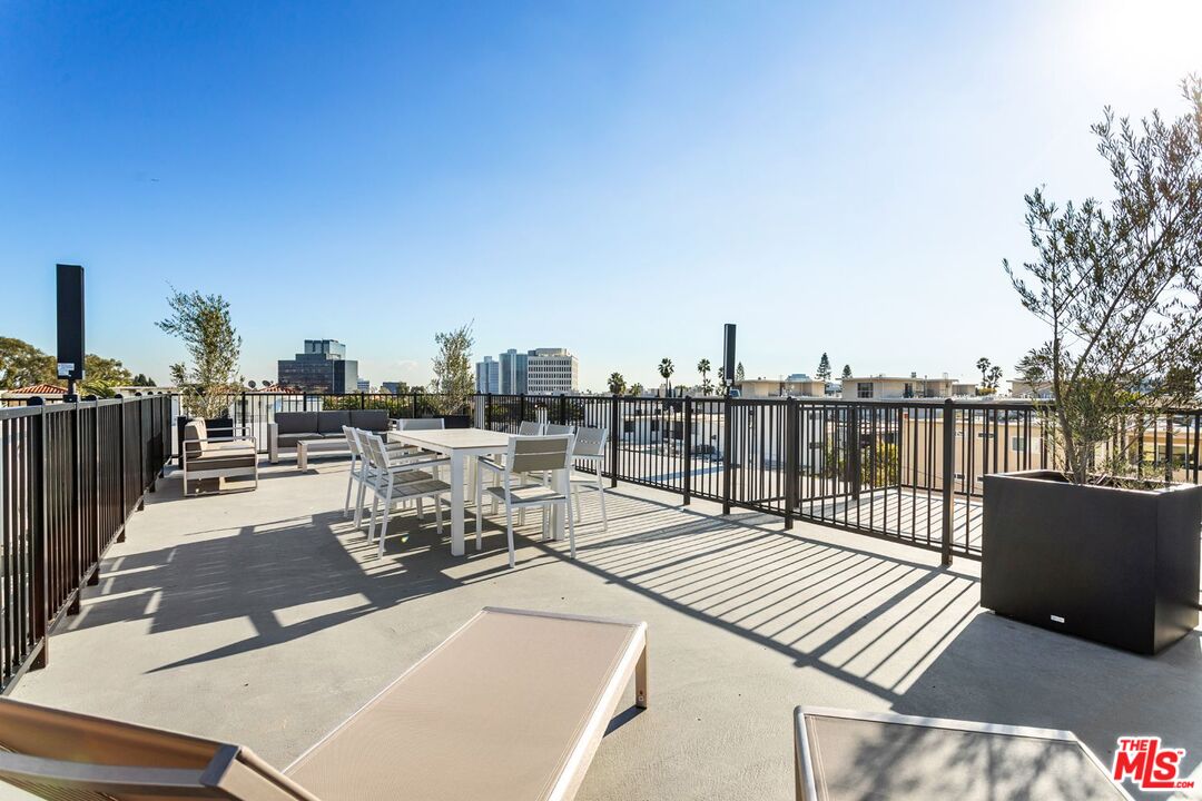 11620 Chenault St Unit: 402