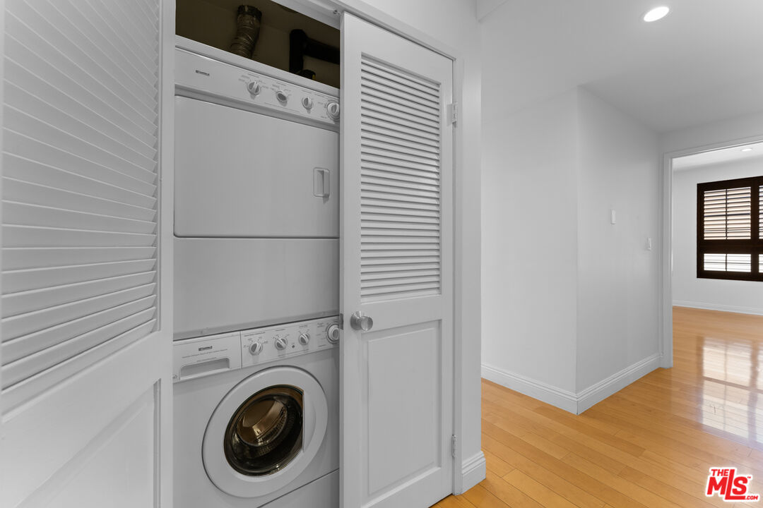 11812 Gorham Ave Unit: 303