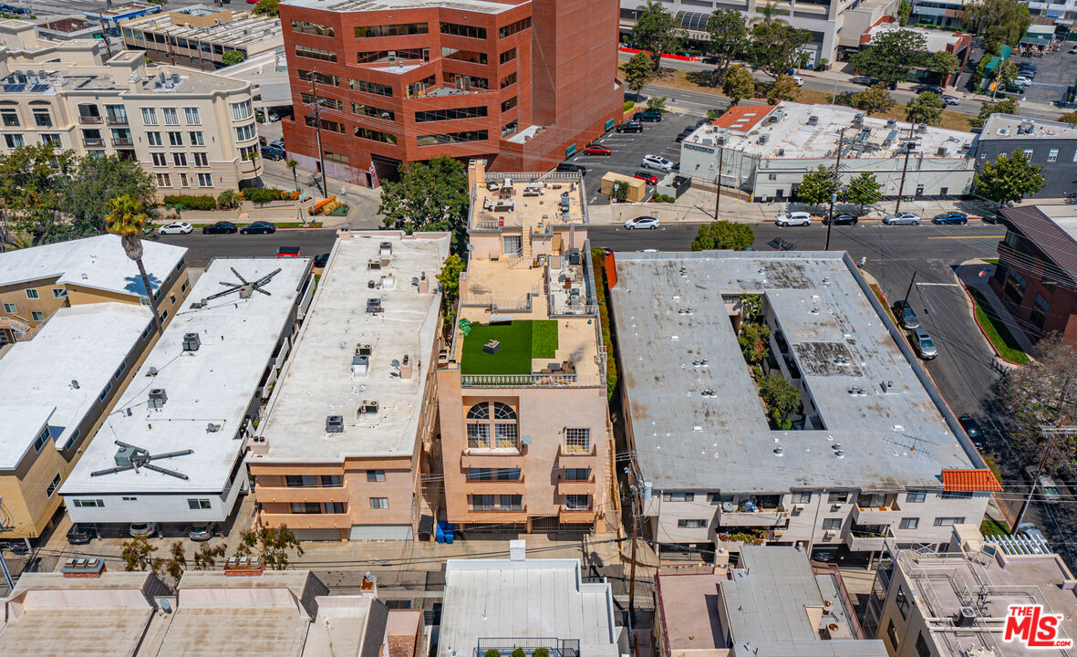 11812 Gorham Ave Unit: 303