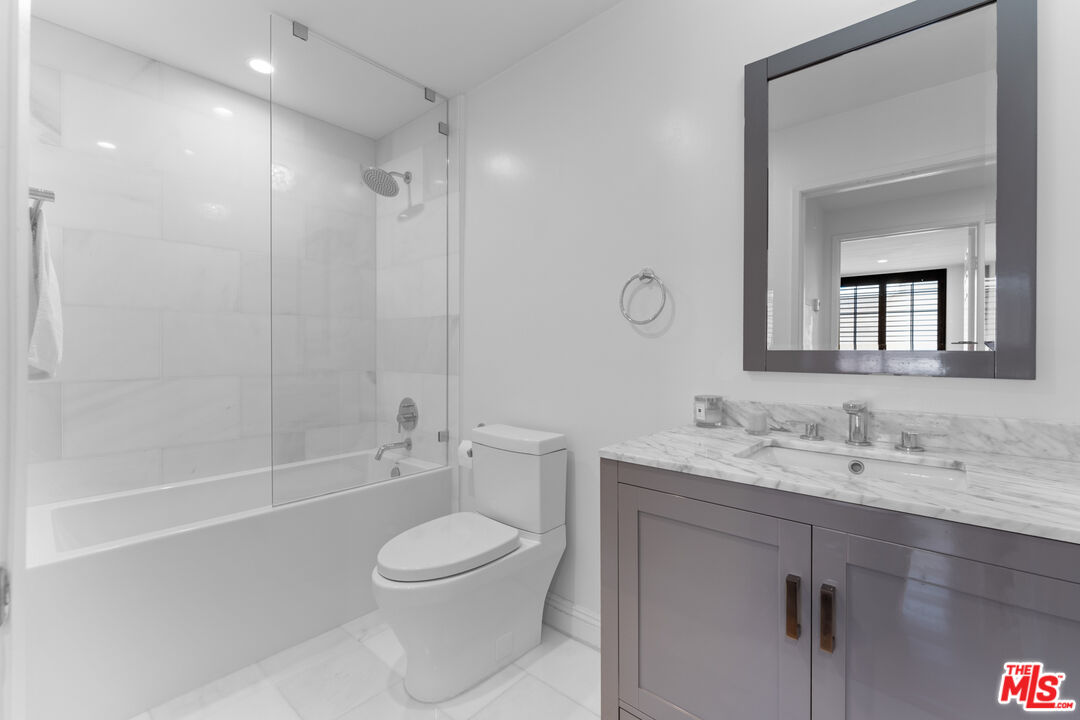 11812 Gorham Ave Unit: 303