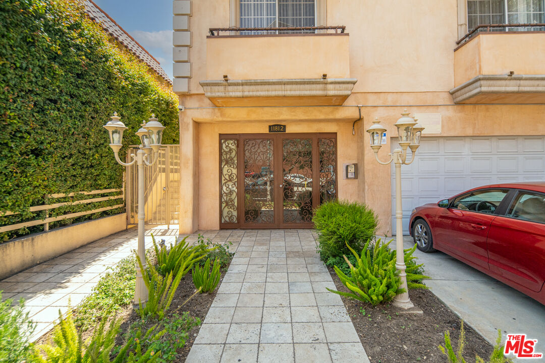 11812 Gorham Ave Unit: 303